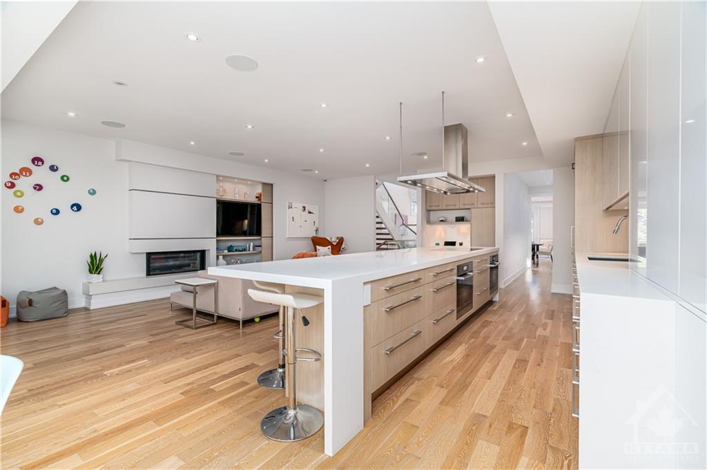 569 ROOSEVELT Avenue