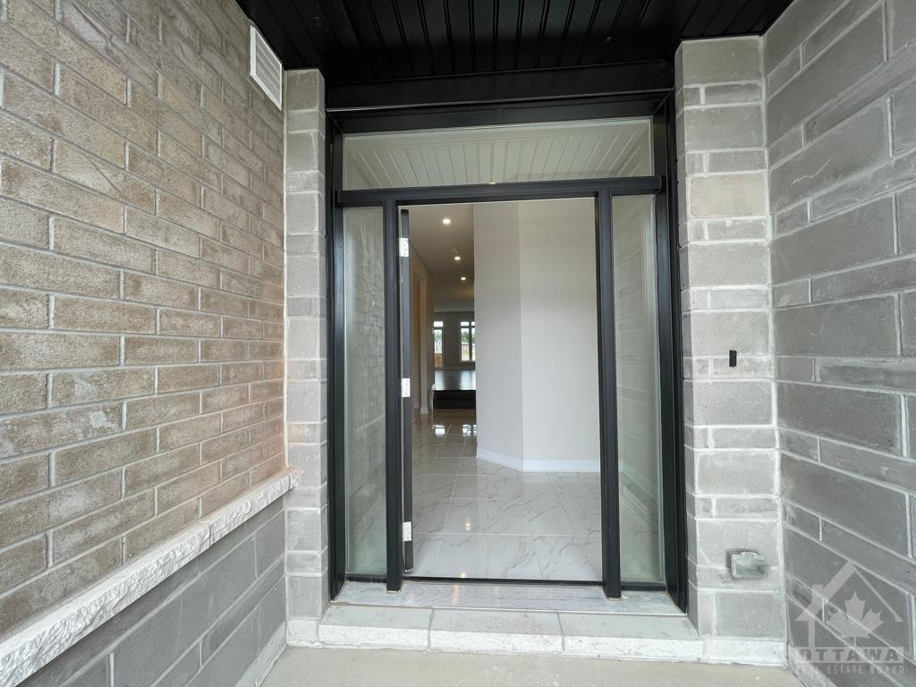 802 SOLARIUM Avenue