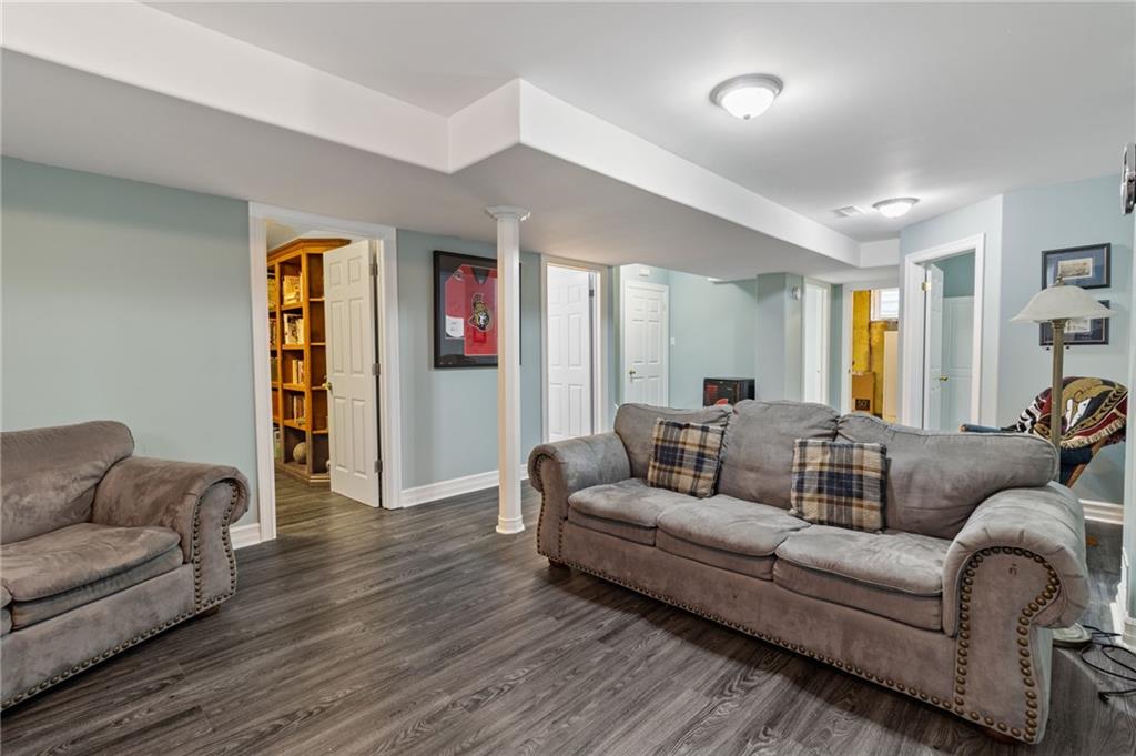 1092 SHEARER Drive