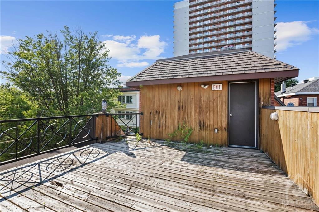 437 GILMOUR Street, #200 & 300