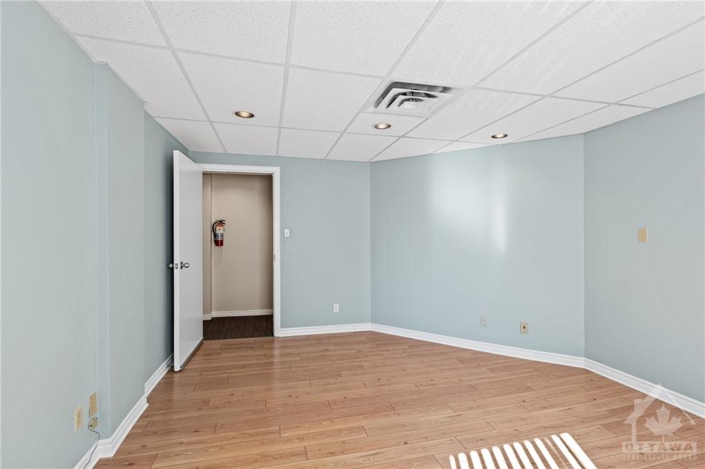 437 GILMOUR Street, #200 & 300