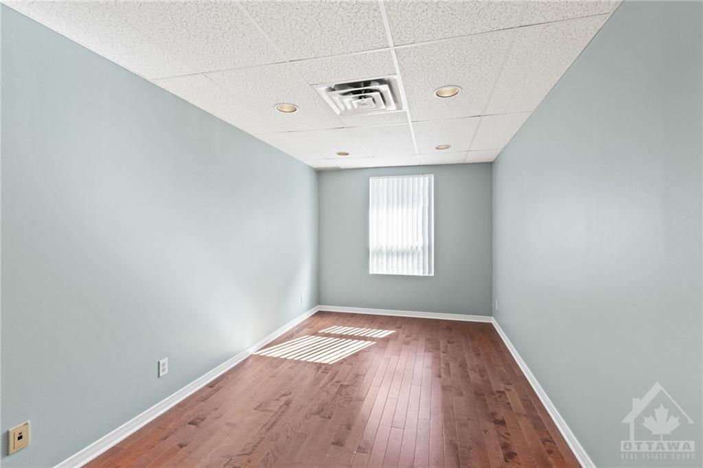 437 GILMOUR Street, #200 & 300