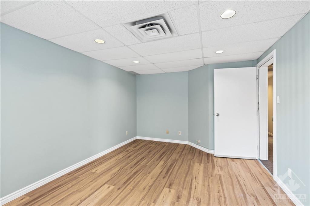 437 GILMOUR Street, #200 & 300