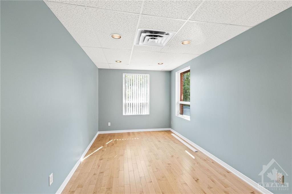 437 GILMOUR Street, #200 & 300