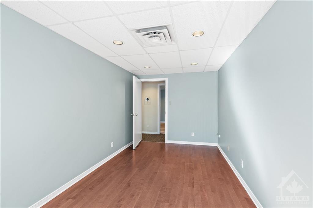 437 GILMOUR Street, #200 & 300