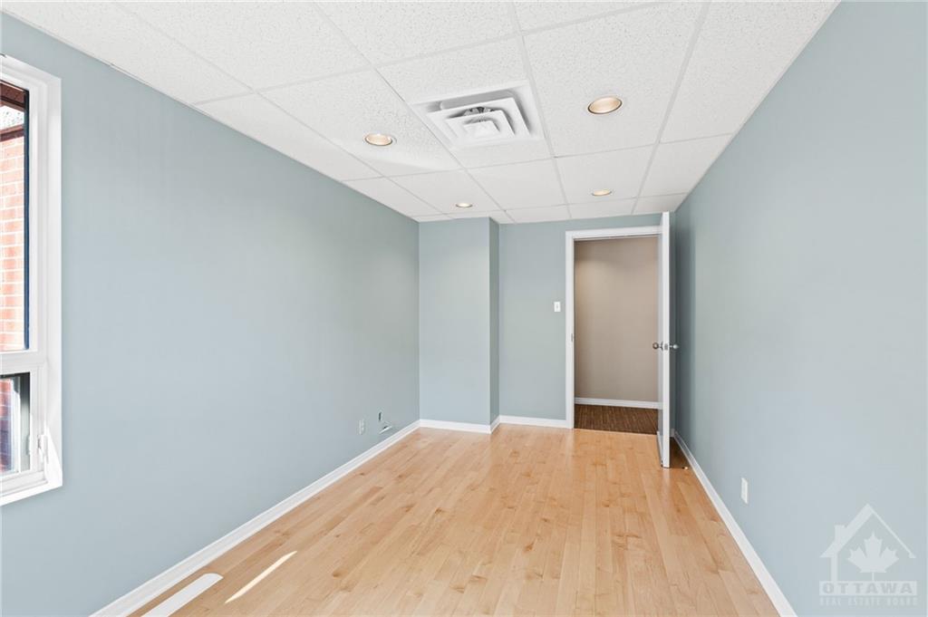 437 GILMOUR Street, #200 & 300