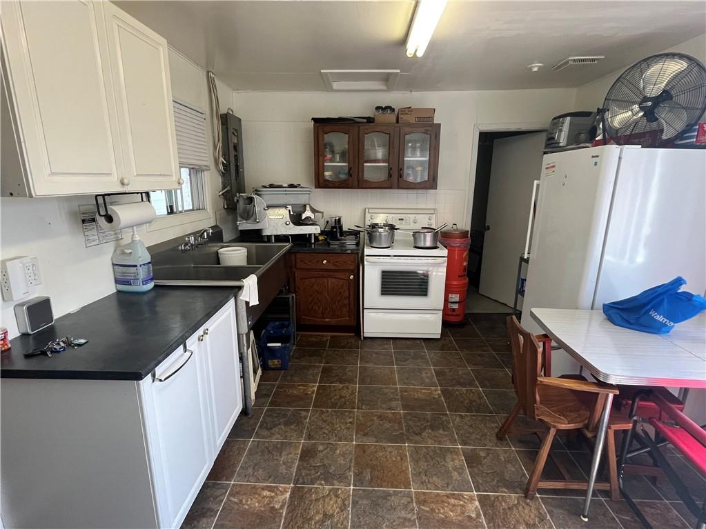 167 MILITARY Road N