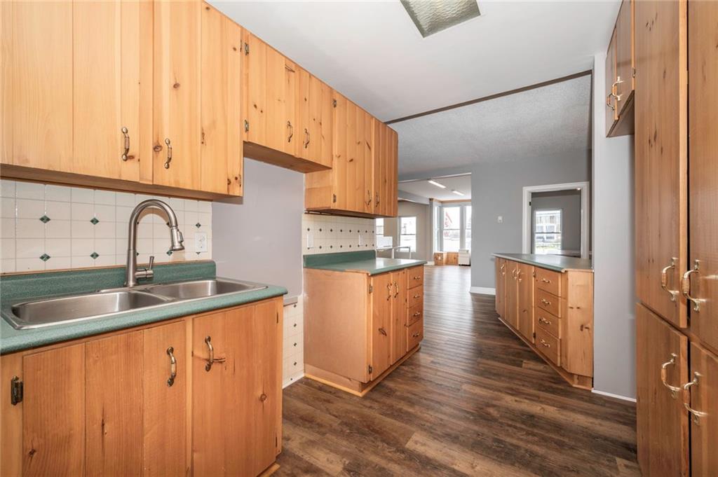 186 MILITARY Road S