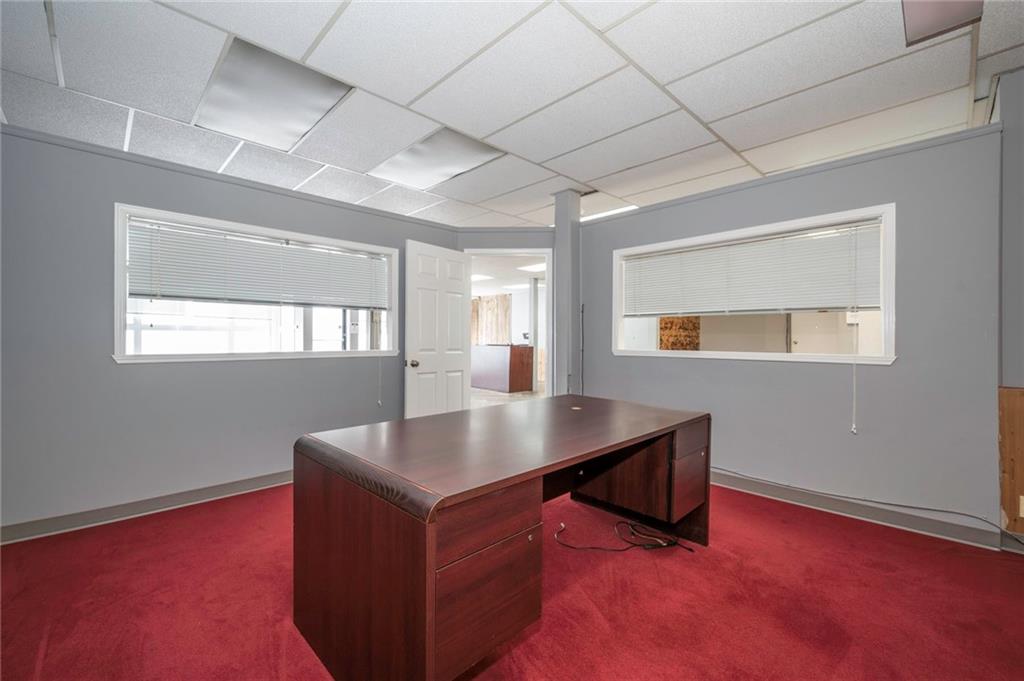 186 MILITARY Road S