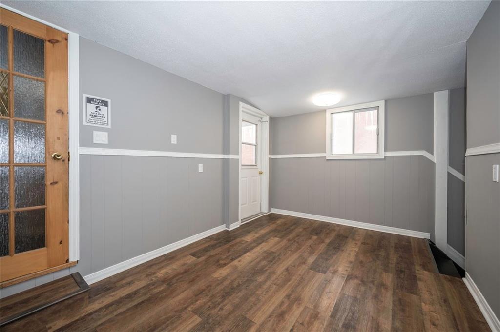 186 MILITARY Road S