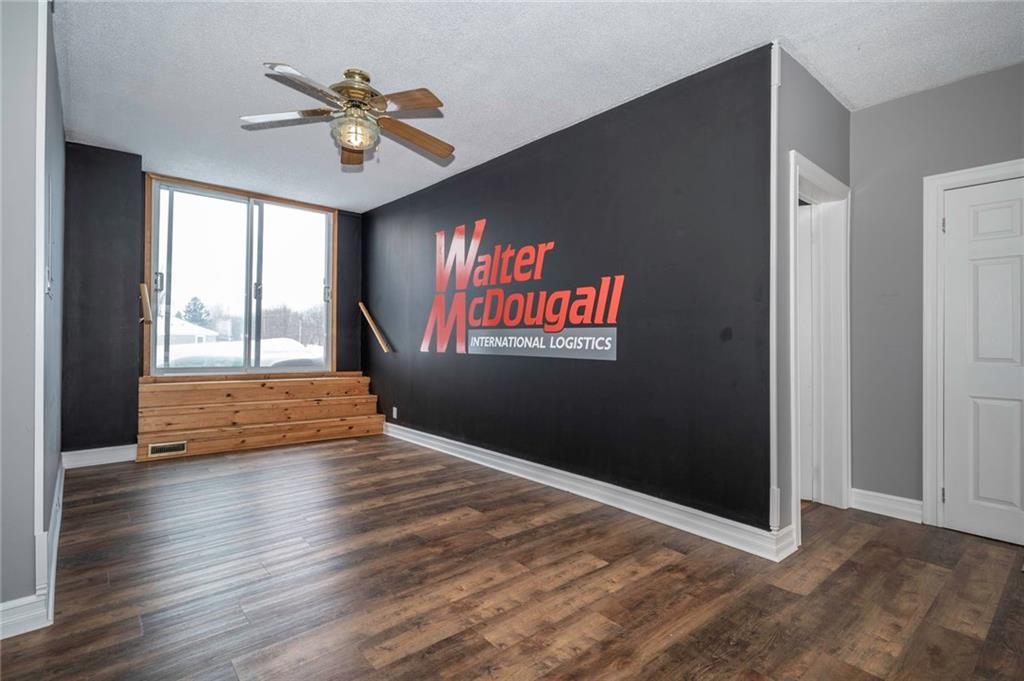 186 MILITARY Road S