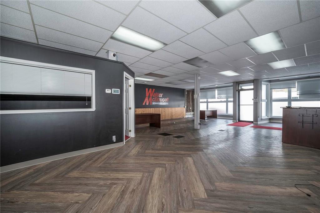 186 MILITARY Road S