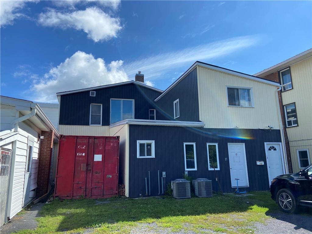 186 MILITARY Road S