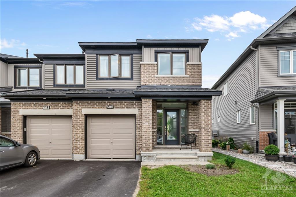 685 DECOEUR Drive