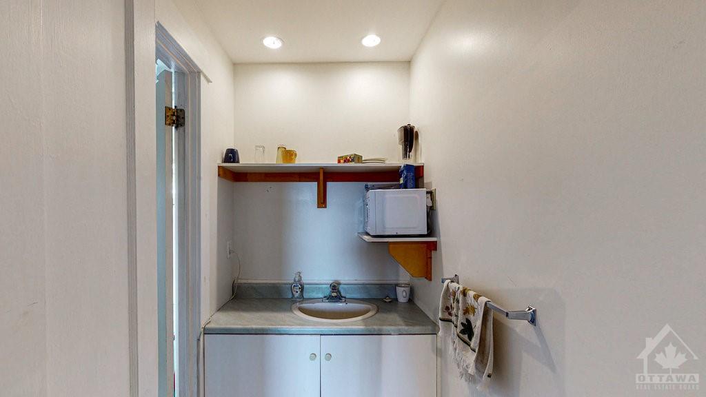 502 RIDEAU Street, #2-C