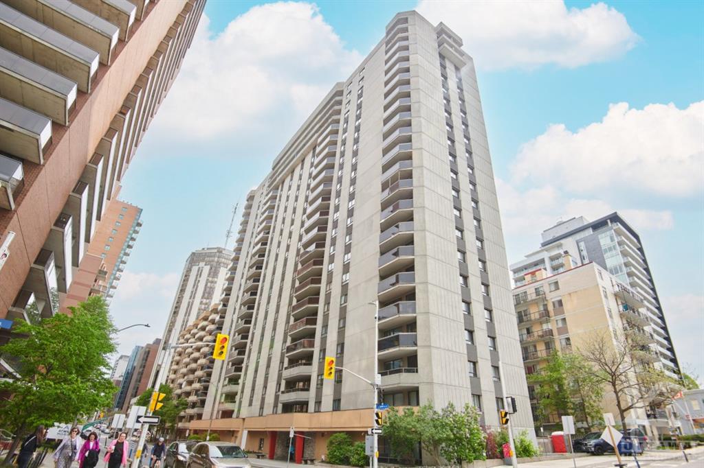 470 LAURIER Avenue W, #102