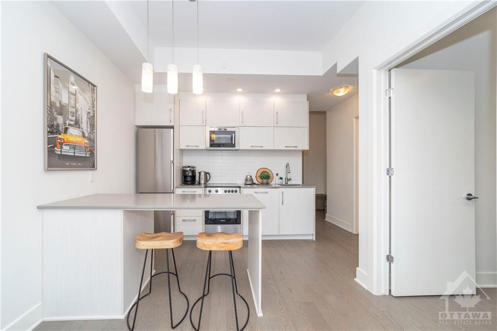 255 BAY Street, #315