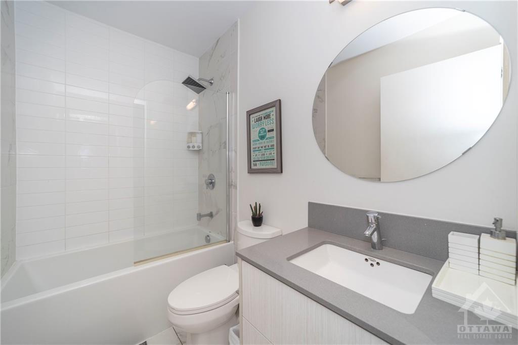 255 BAY Street, #315