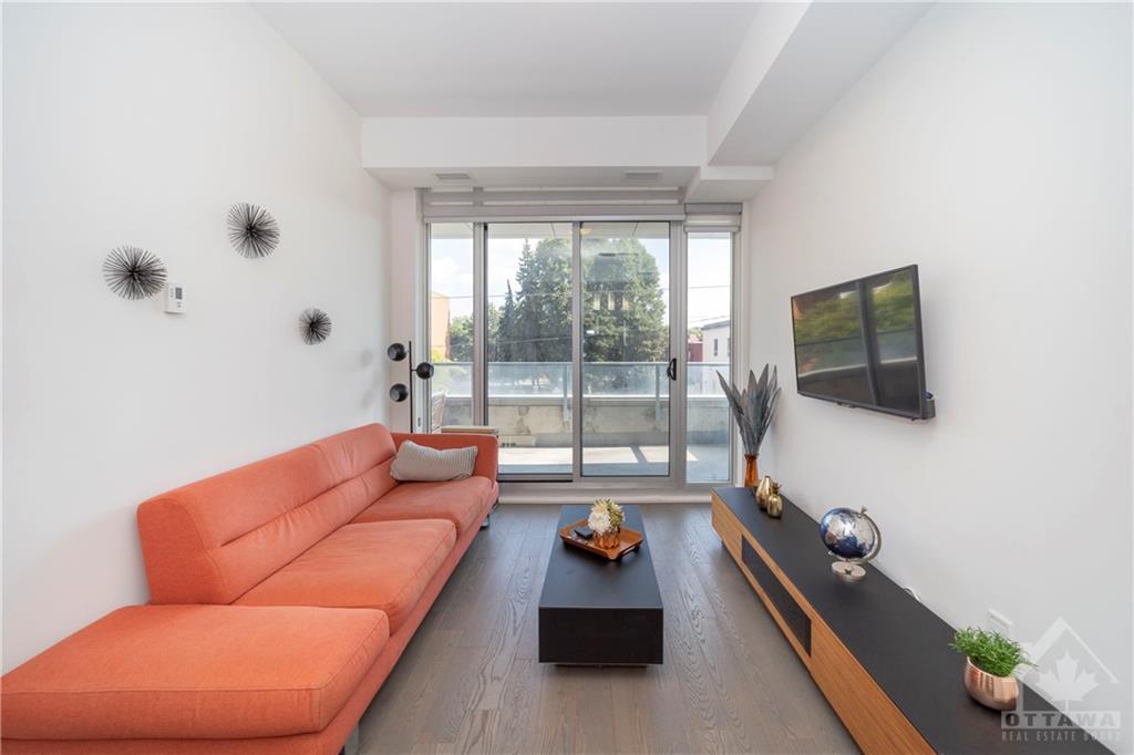 255 BAY Street, #315