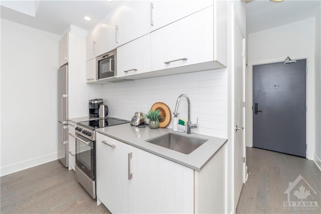 255 BAY Street, #315