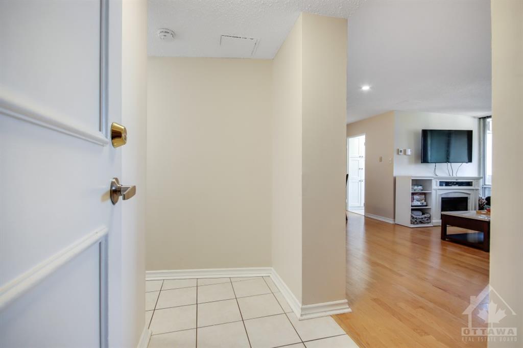 530 LAURIER Avenue, #2707