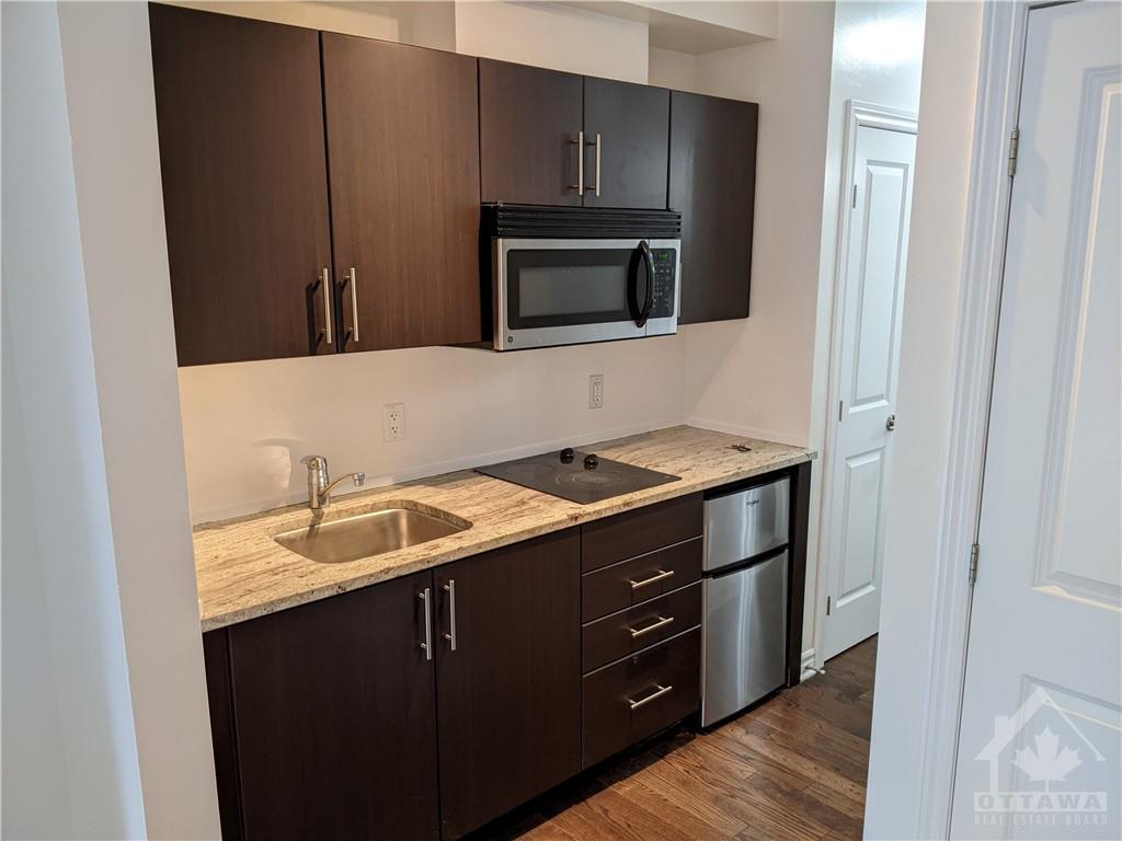 429 KENT Street, #205