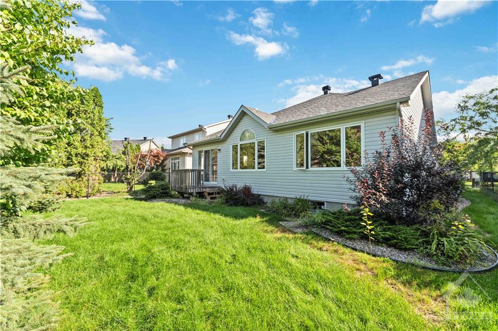 845 LONG POINT Circle