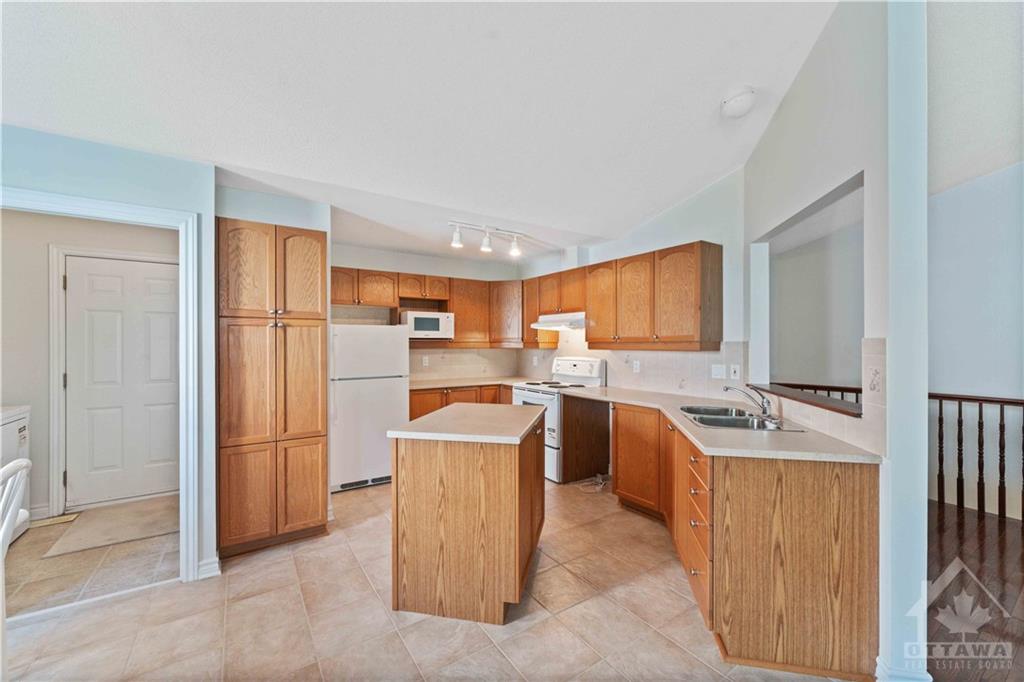 845 LONG POINT Circle