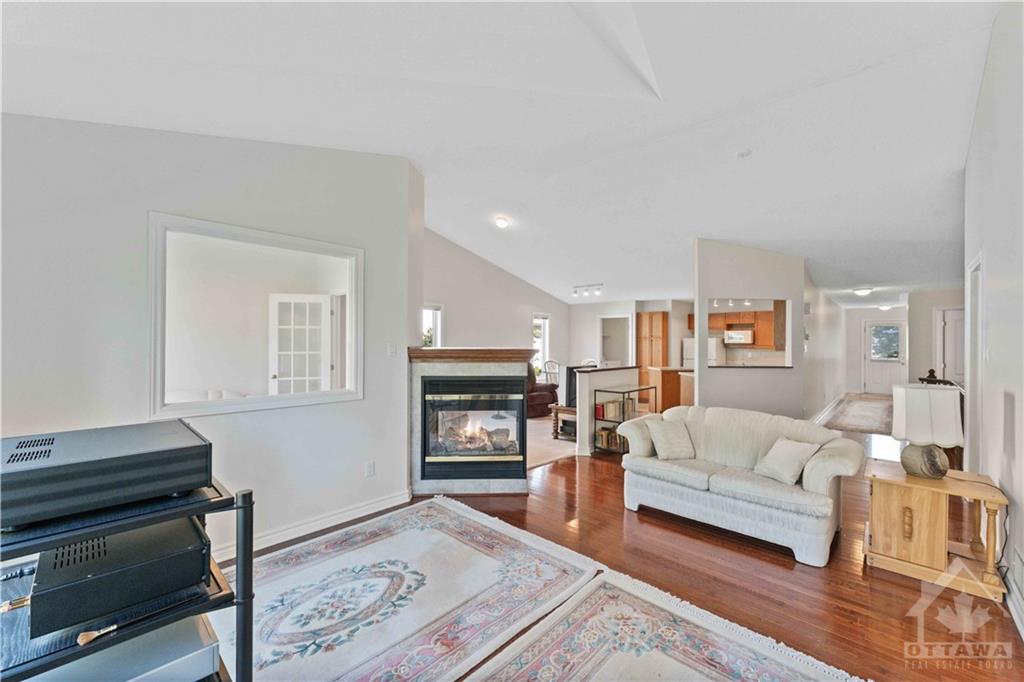 845 LONG POINT Circle