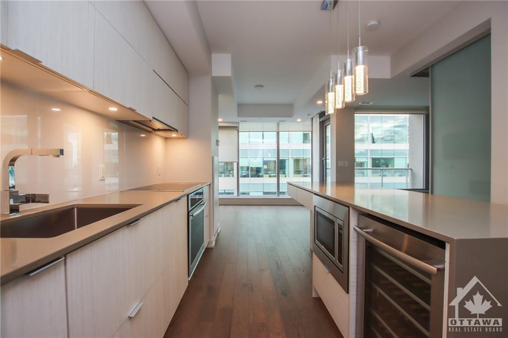 101 QUEEN Street, #1501