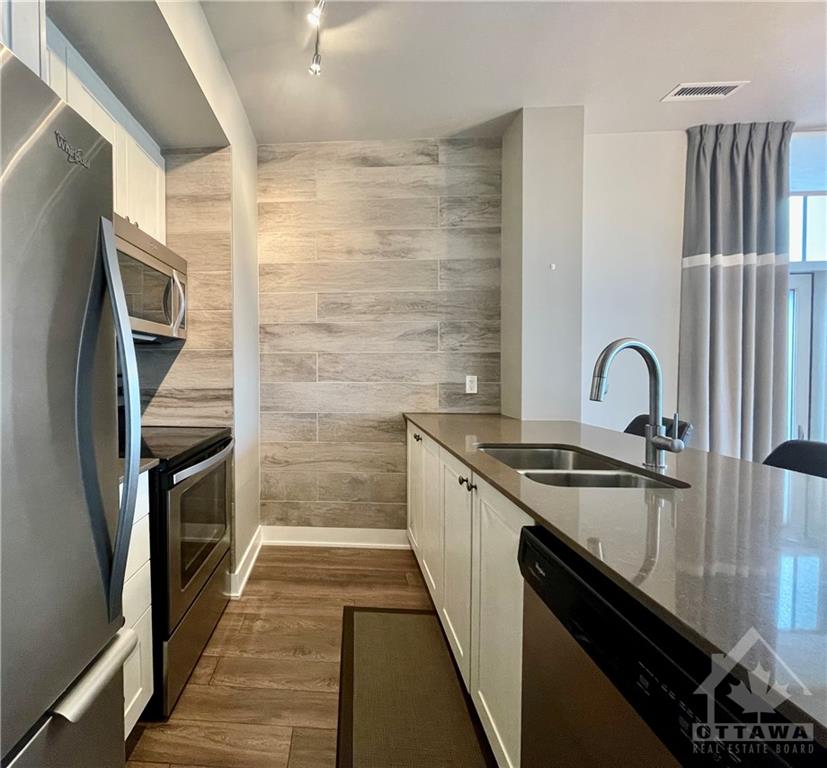 118 HOLMWOOD Avenue, #707