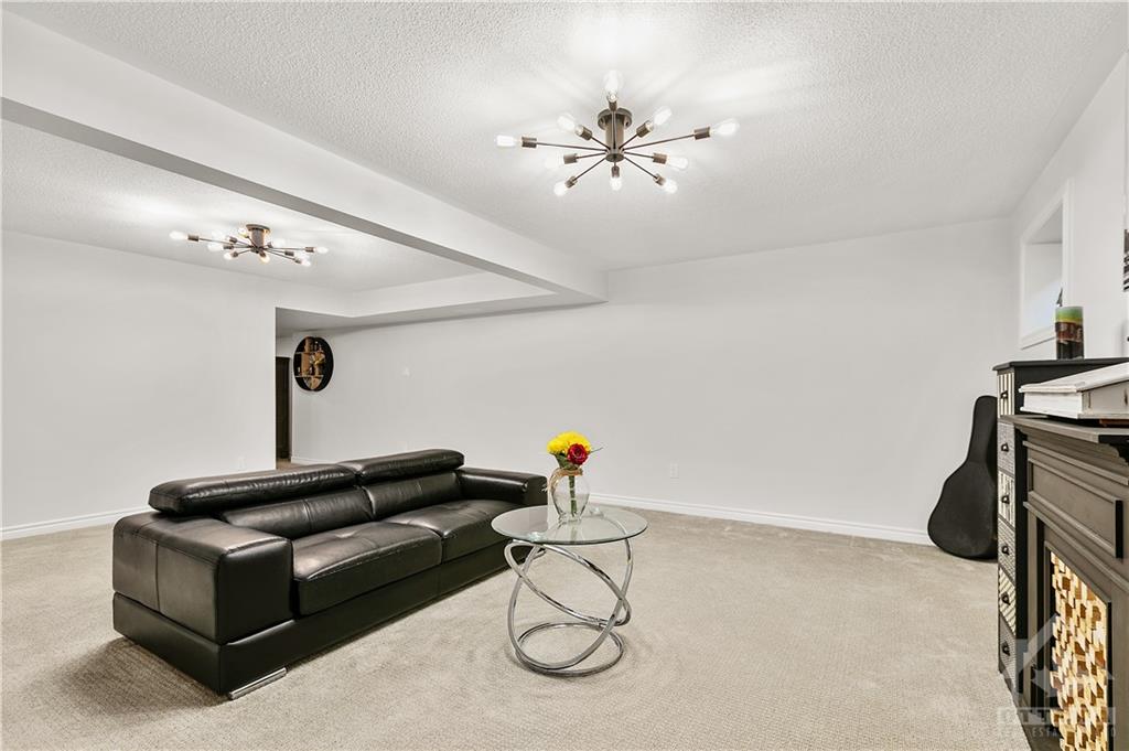153 AUBRAIS Crescent