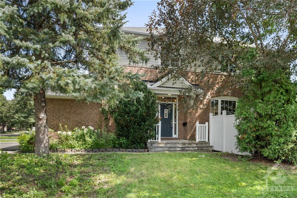 2 MILNER DOWNS Crescent