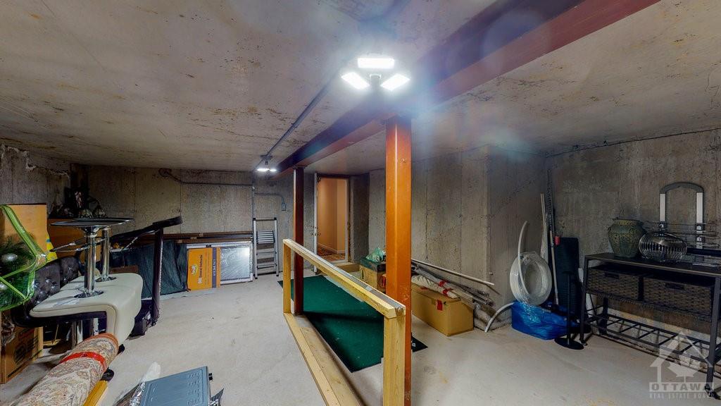 38 CHANTINE Drive