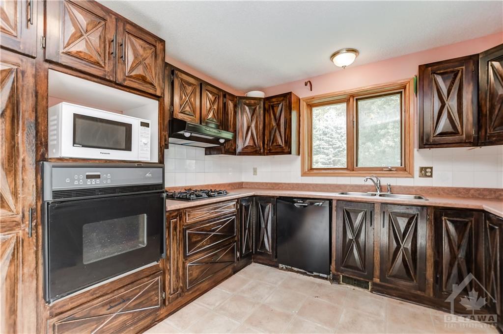 2770 PIERRETTE Drive