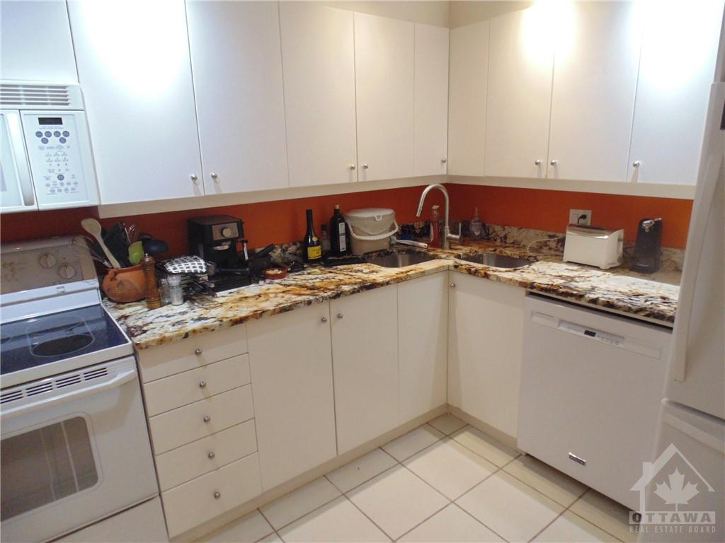 151 BAY Street, #1111