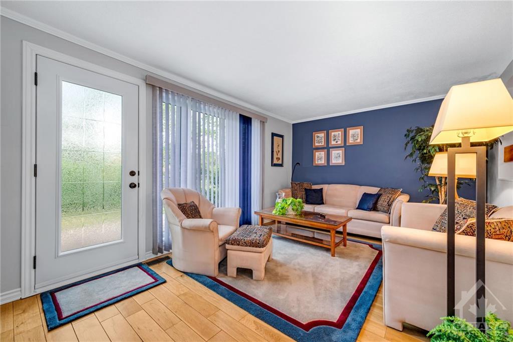 7873 JEANNE D'ARC Boulevard N