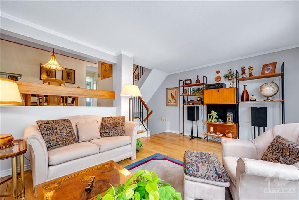 7873 JEANNE D'ARC Boulevard N