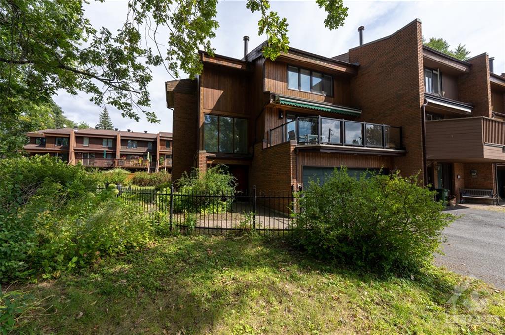 3 BIRCHDALE Avenue, #A