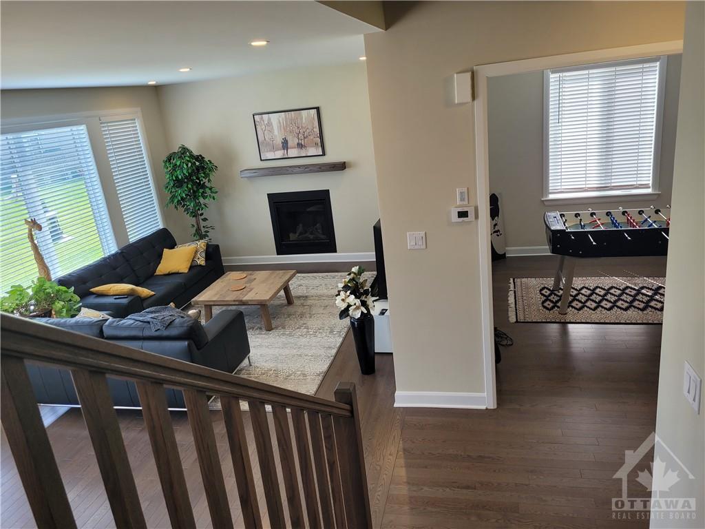 652 PARKVIEW Terrace