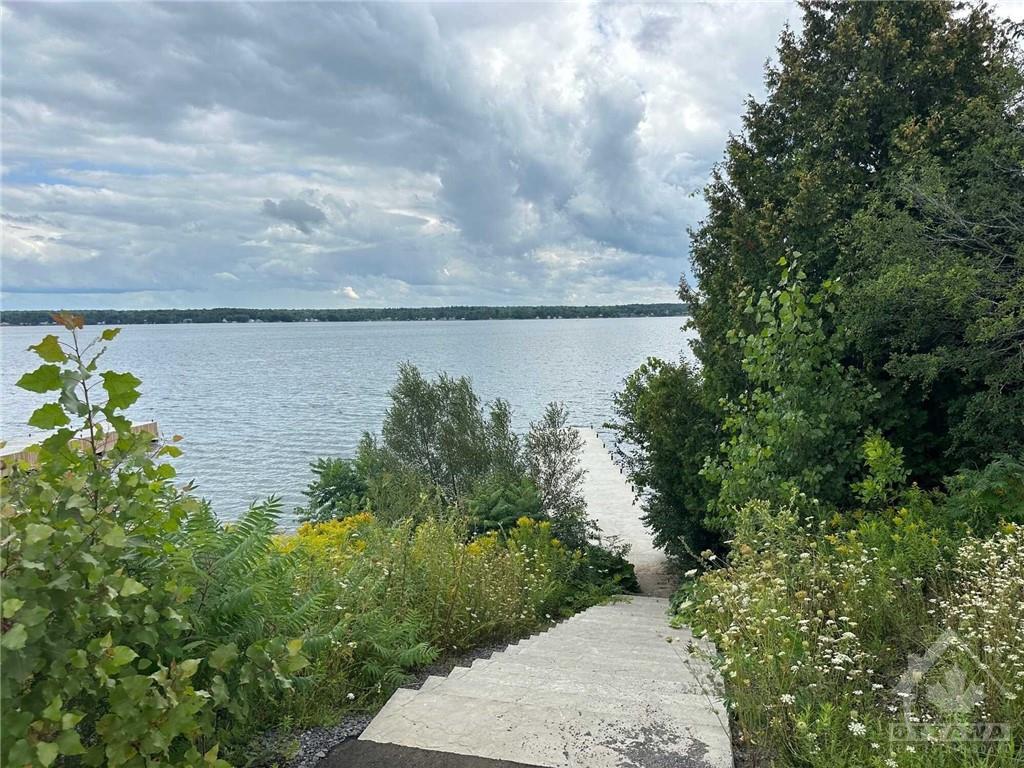 1 SHORESIDE Way
