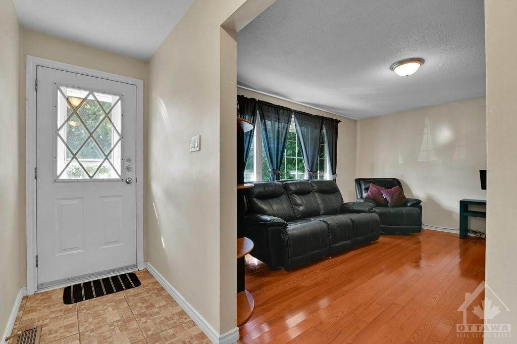 565 EASTVALE Drive