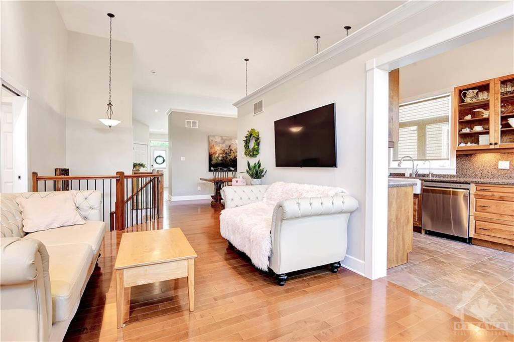 135 ROYAL LANDING Gate