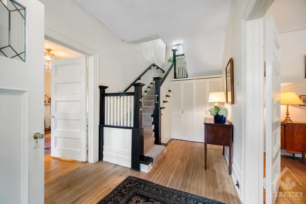 17 MARIPOSA Avenue