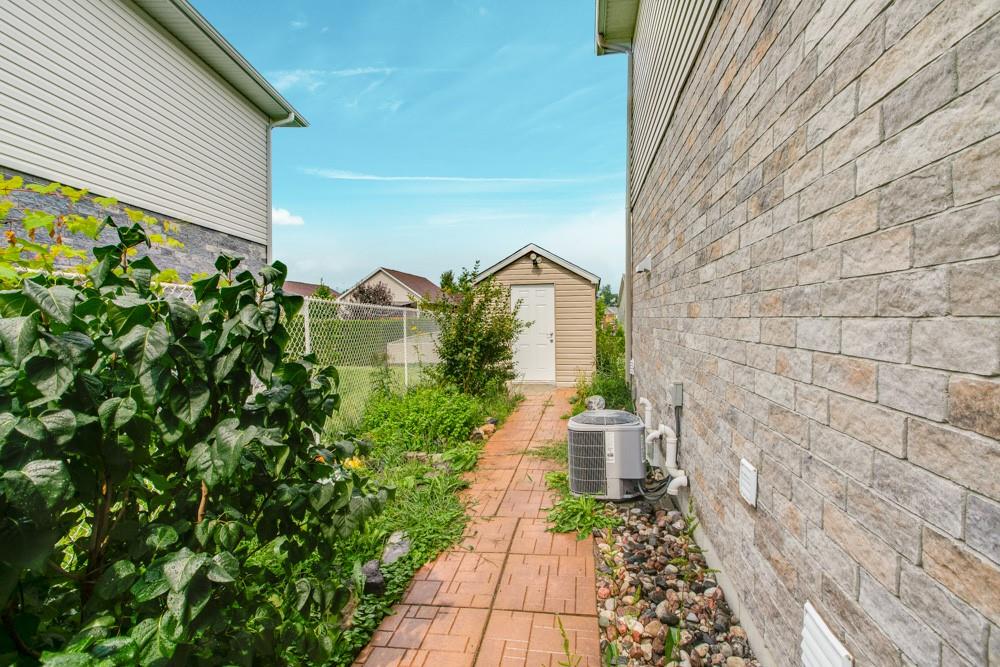 2133 TREMBLAY Avenue