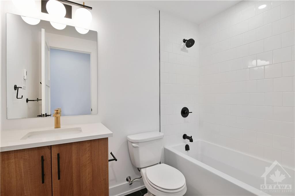 101 PINHEY Street, #303