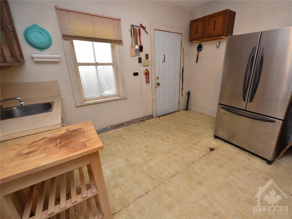 333 HINCHEY Avenue