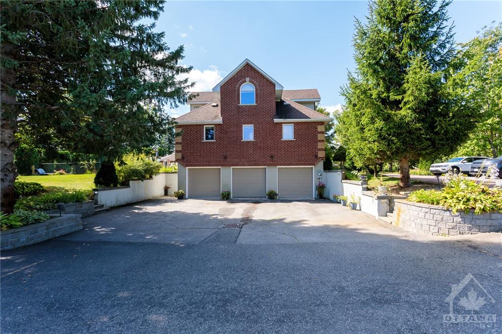 6302 EMERALD LINKS Drive