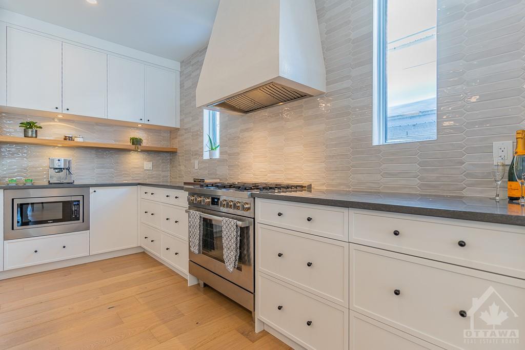 2273 COURTICE Avenue
