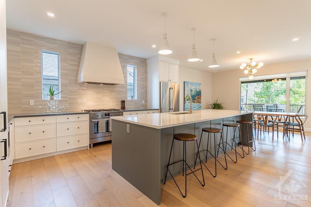 2273 COURTICE Avenue